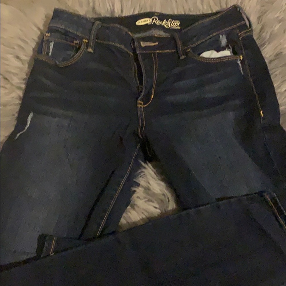 Super cute dark wash skinny jeans